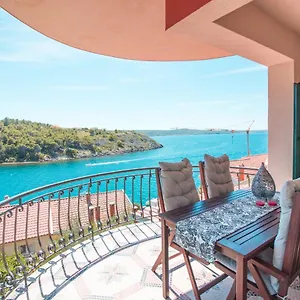 Mali Dvor Novigrad , Novigrad (Dalmatia) Croatia